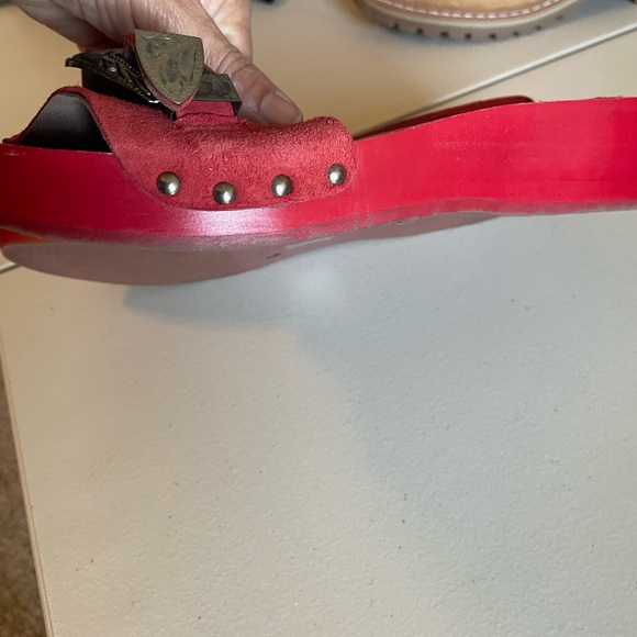 Free People Westtown Slide Clogs size 38 in Gently used condition in Red - Picture 5 of 9